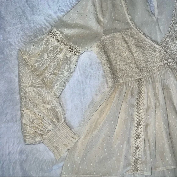 Vici Cream Lace Detail Blouse - Picture 5 of 7